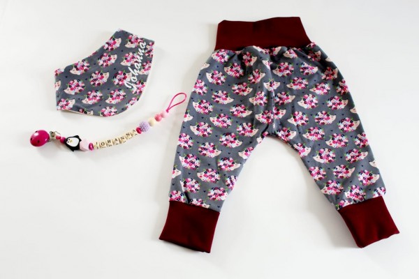 Baby Set - Hose, Halstuch & Schnullerkette